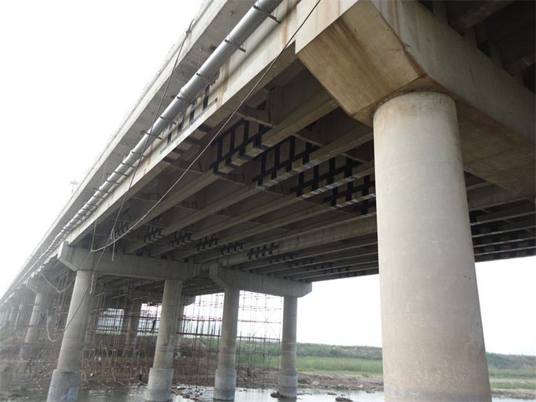橋梁建設(shè)出現(xiàn)開裂要怎么處理？