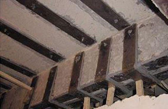 女性也是頂梁柱，建筑梁加固用粘鋼加固