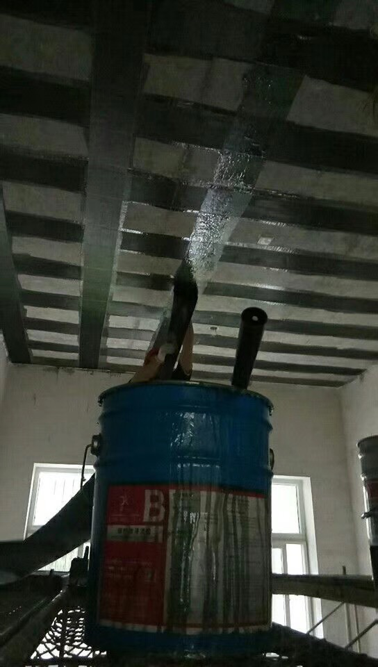 屋頂漏雨，為何不用丙綸而用碳纖維布加固？