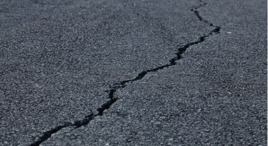 如何進(jìn)行道路裂縫修補(bǔ)
